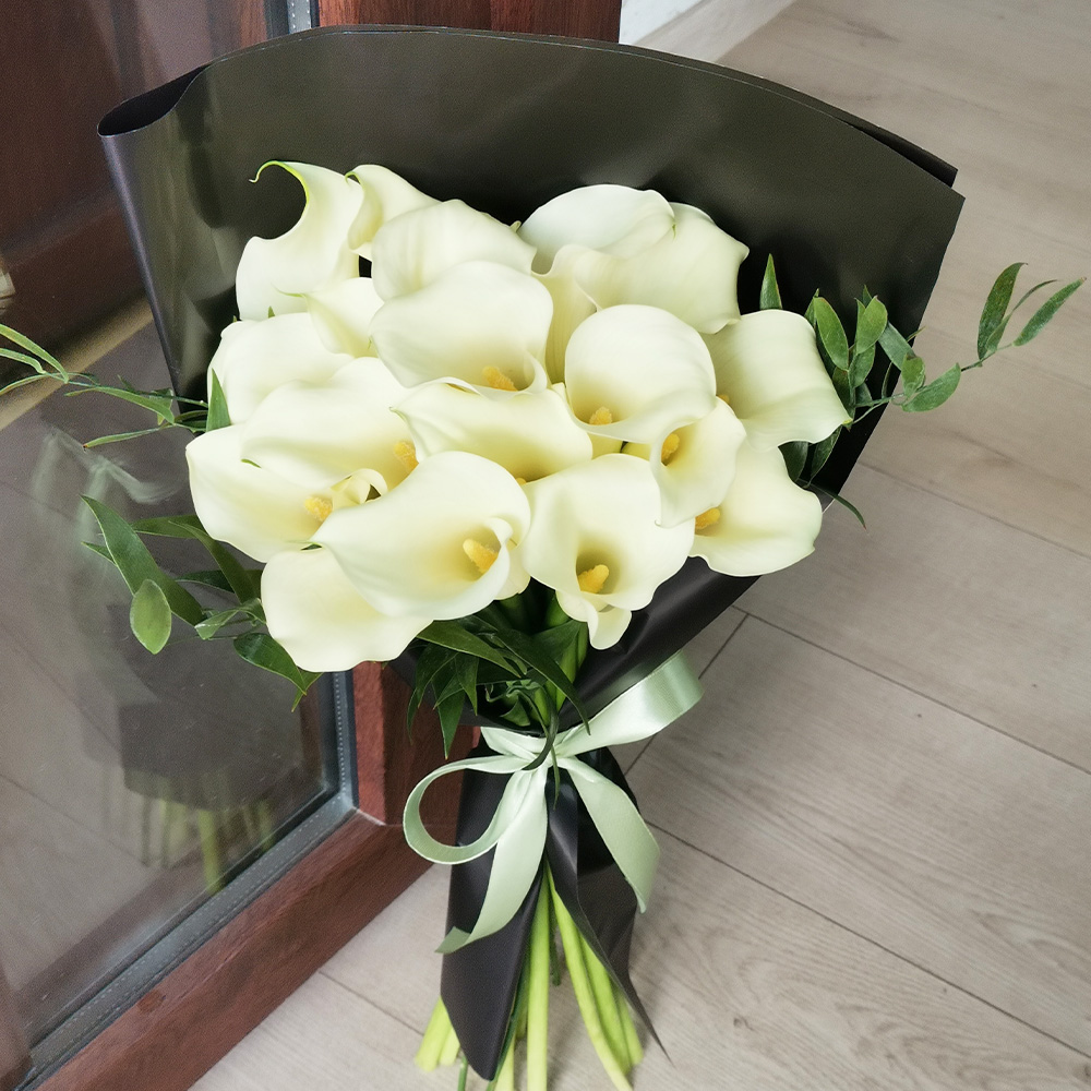 buchet-funerar-cu-20-cale-albe buchet funerar cu 20 cale albe