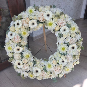 coroana funerara premium cu flori albe